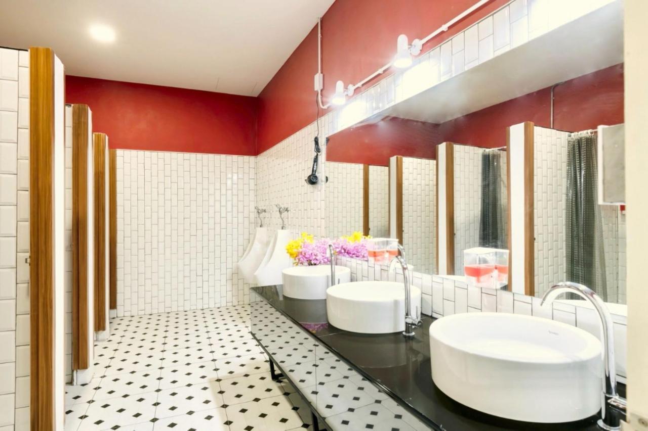 Red Door Heritage Hotel Бангкок Экстерьер фото